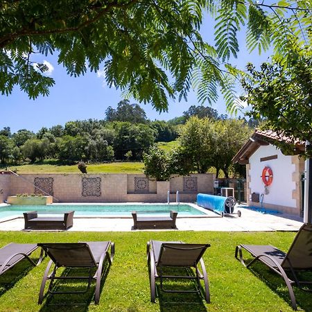 Apartamentos Los Edules Treceño Eksteriør billede