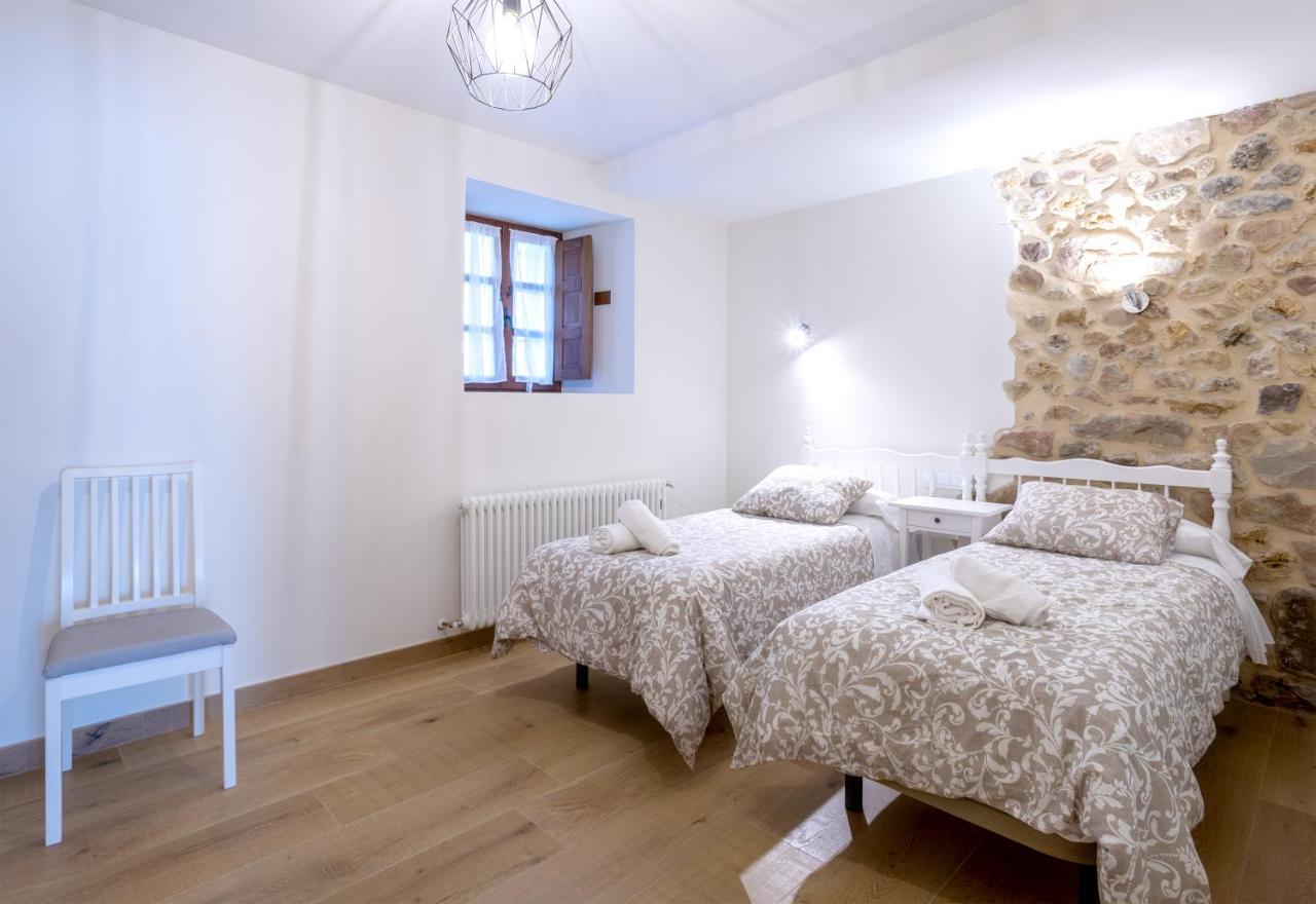 Apartamentos Los Edules Treceño Eksteriør billede