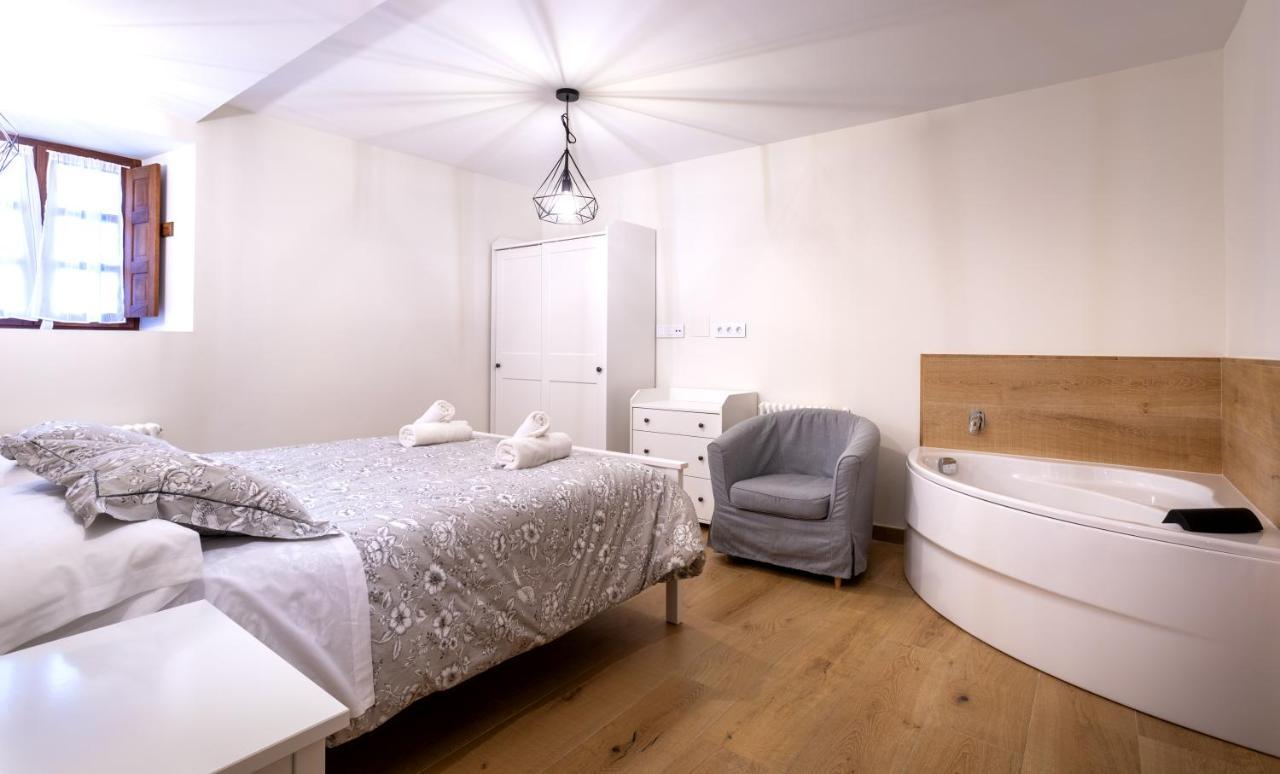 Apartamentos Los Edules Treceño Eksteriør billede