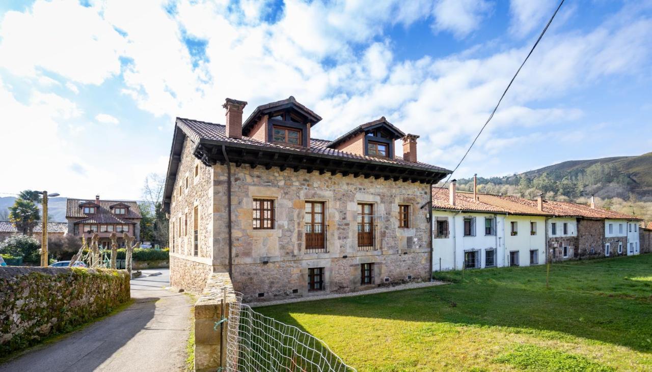 Apartamentos Los Edules Treceño Eksteriør billede