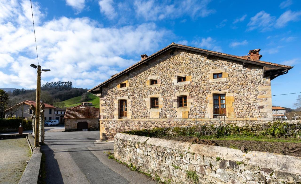Apartamentos Los Edules Treceño Eksteriør billede