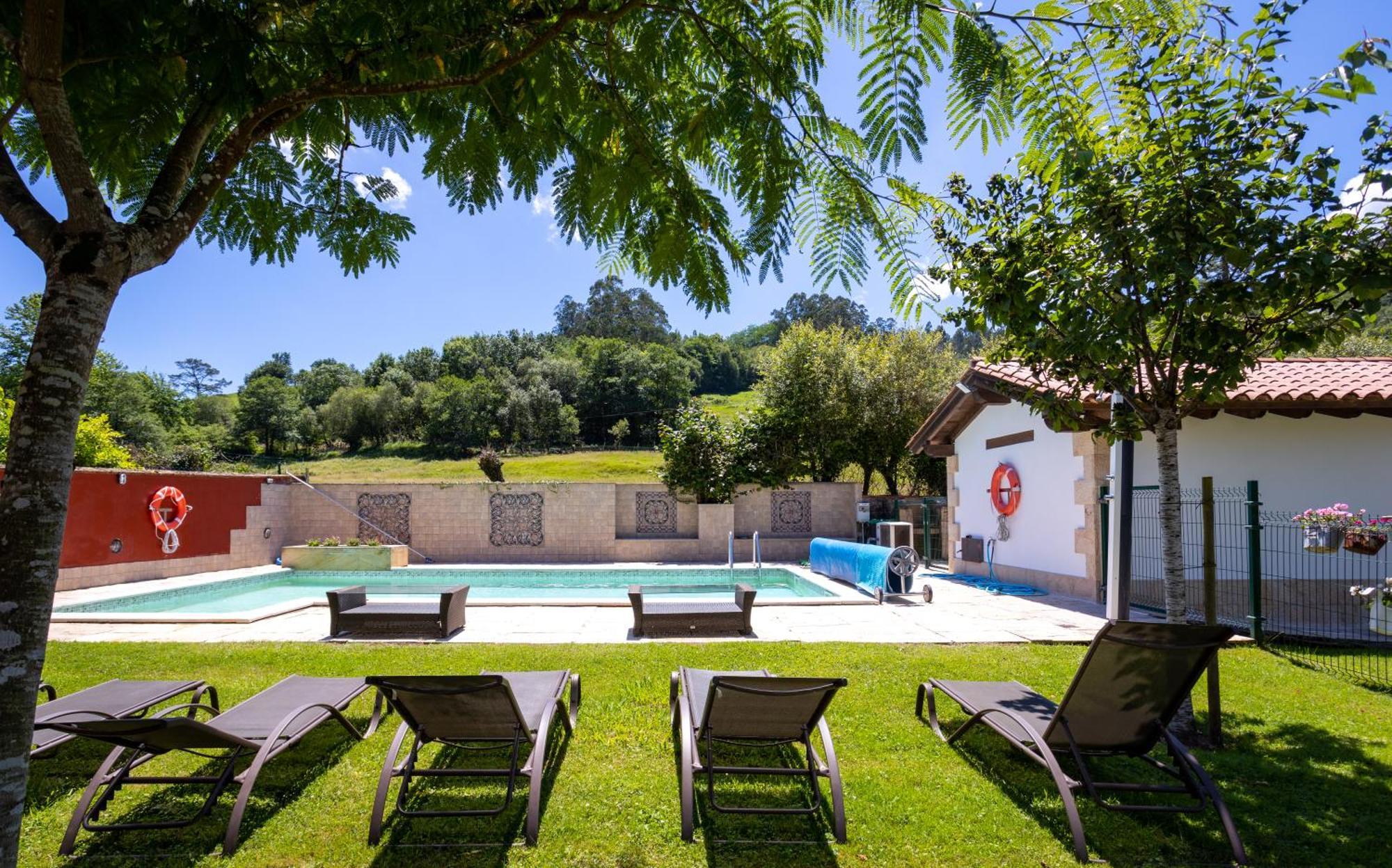 Apartamentos Los Edules Treceño Eksteriør billede
